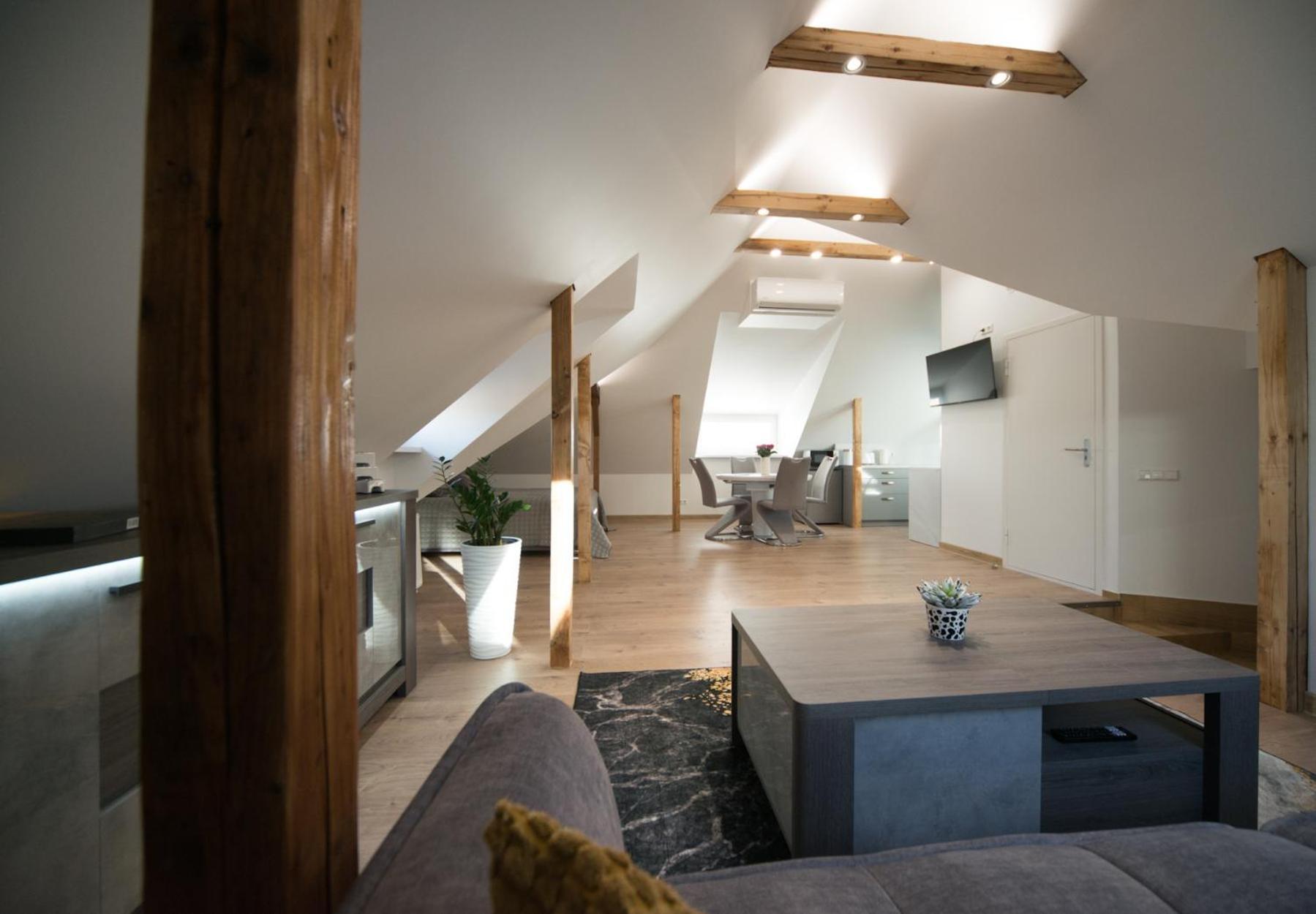 Petro Delux Apartments คอนัส ภายนอก รูปภาพ