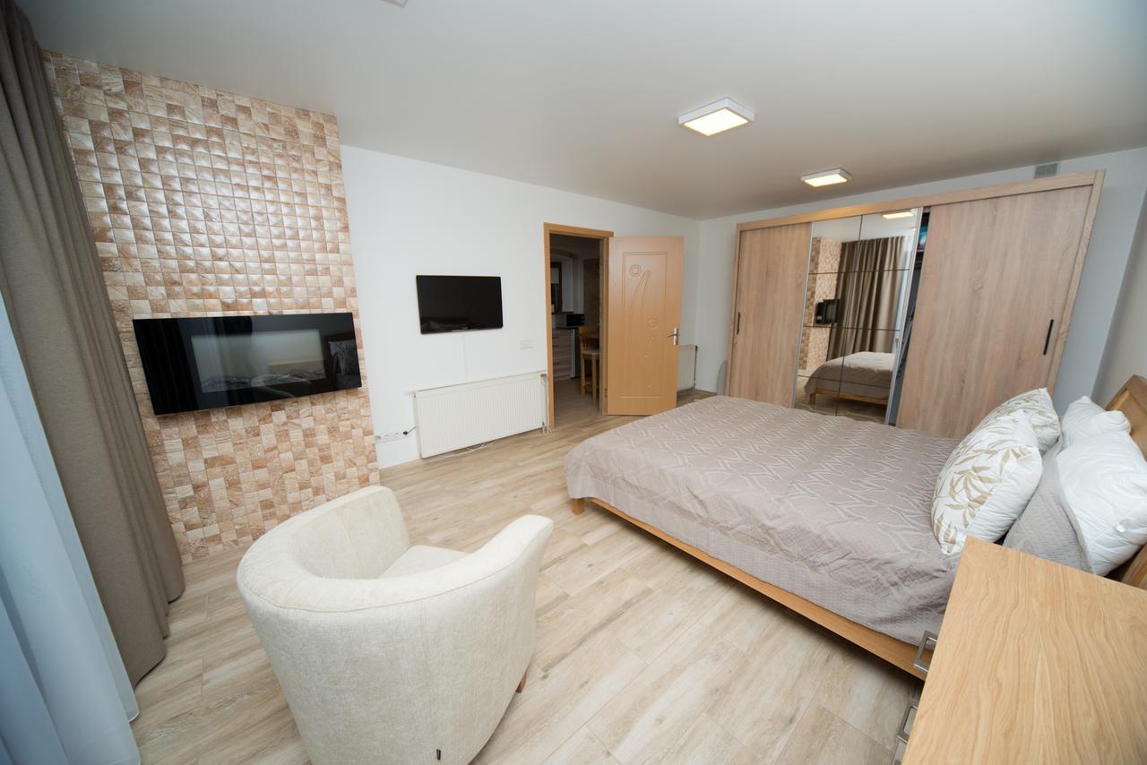 Petro Delux Apartments คอนัส ภายนอก รูปภาพ