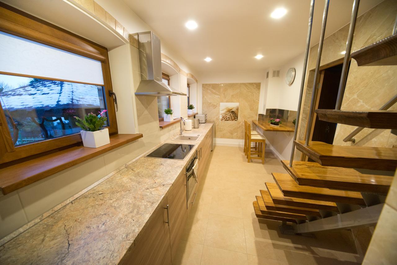 Petro Delux Apartments คอนัส ภายนอก รูปภาพ